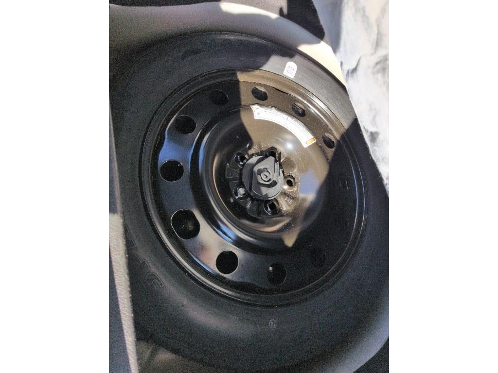 2013 WHITE Ford Explorer XLT (1FM5K8D89DG) with an V6, 3.5L engine, Automatic transmission, located at 10890 W. Colfax Ave., Lakewood, CO, 80215, (303) 274-7692, 39.739914, -105.120132 - Photo#24