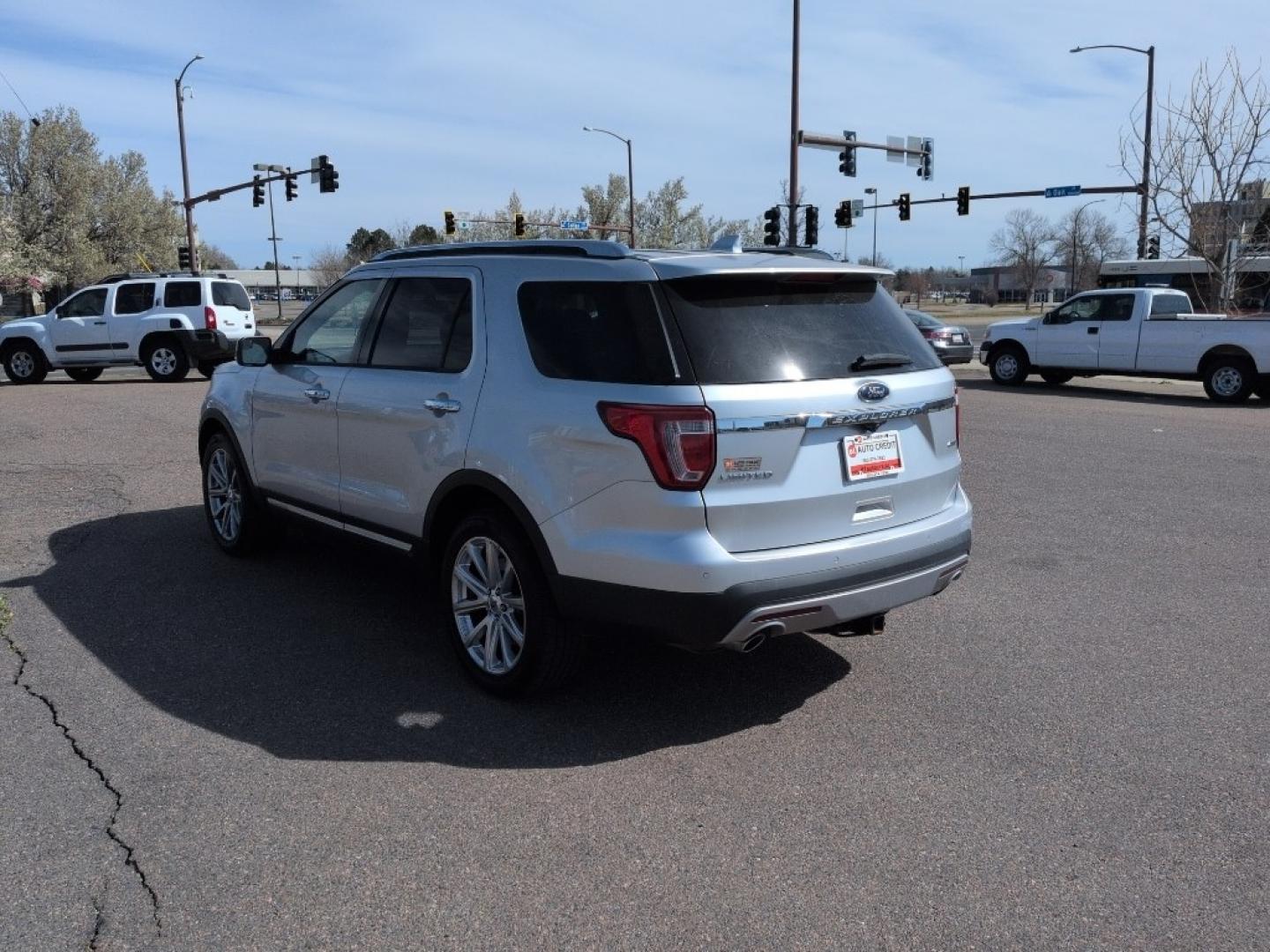 2016 SILVER Ford Explorer Limited (1FM5K8F86GG) with an V6, 3.5L engine, Automatic transmission, located at 10890 W. Colfax Ave., Lakewood, CO, 80215, (303) 274-7692, 39.739914, -105.120132 - Photo#6