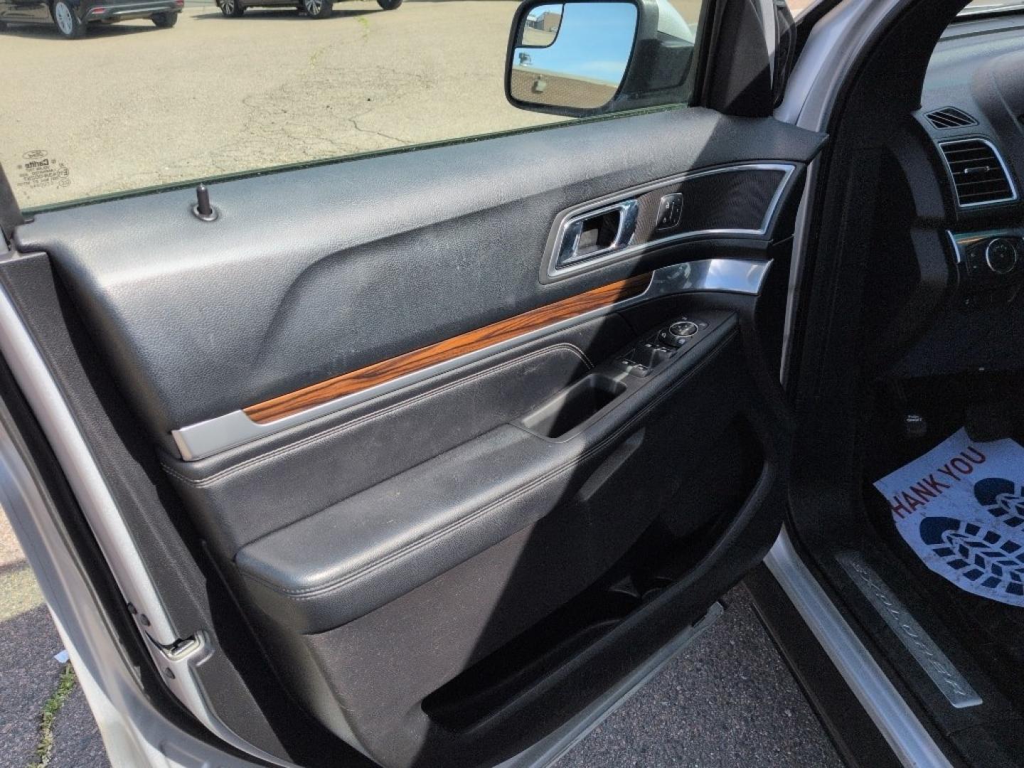 2016 SILVER Ford Explorer Limited (1FM5K8F86GG) with an V6, 3.5L engine, Automatic transmission, located at 10890 W. Colfax Ave., Lakewood, CO, 80215, (303) 274-7692, 39.739914, -105.120132 - Photo#8