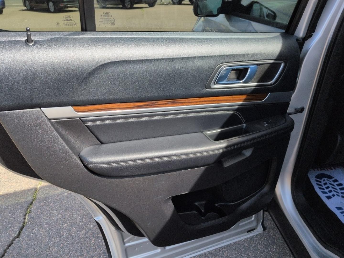 2016 SILVER Ford Explorer Limited (1FM5K8F86GG) with an V6, 3.5L engine, Automatic transmission, located at 10890 W. Colfax Ave., Lakewood, CO, 80215, (303) 274-7692, 39.739914, -105.120132 - Photo#16