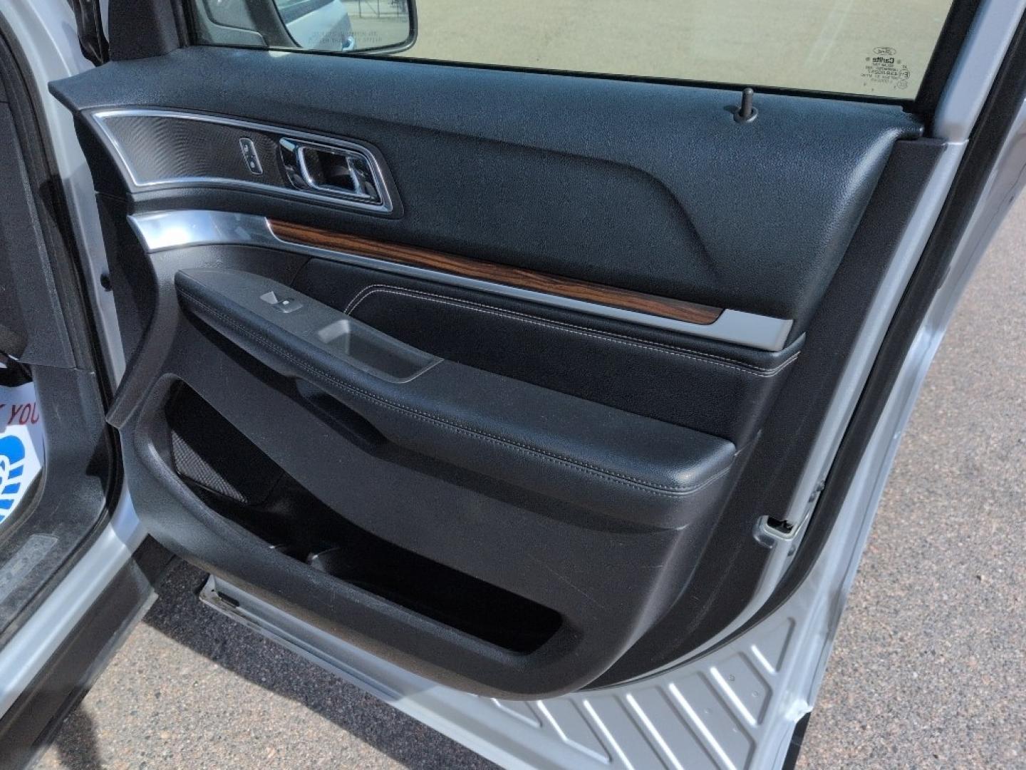 2016 SILVER Ford Explorer Limited (1FM5K8F86GG) with an V6, 3.5L engine, Automatic transmission, located at 10890 W. Colfax Ave., Lakewood, CO, 80215, (303) 274-7692, 39.739914, -105.120132 - Photo#19