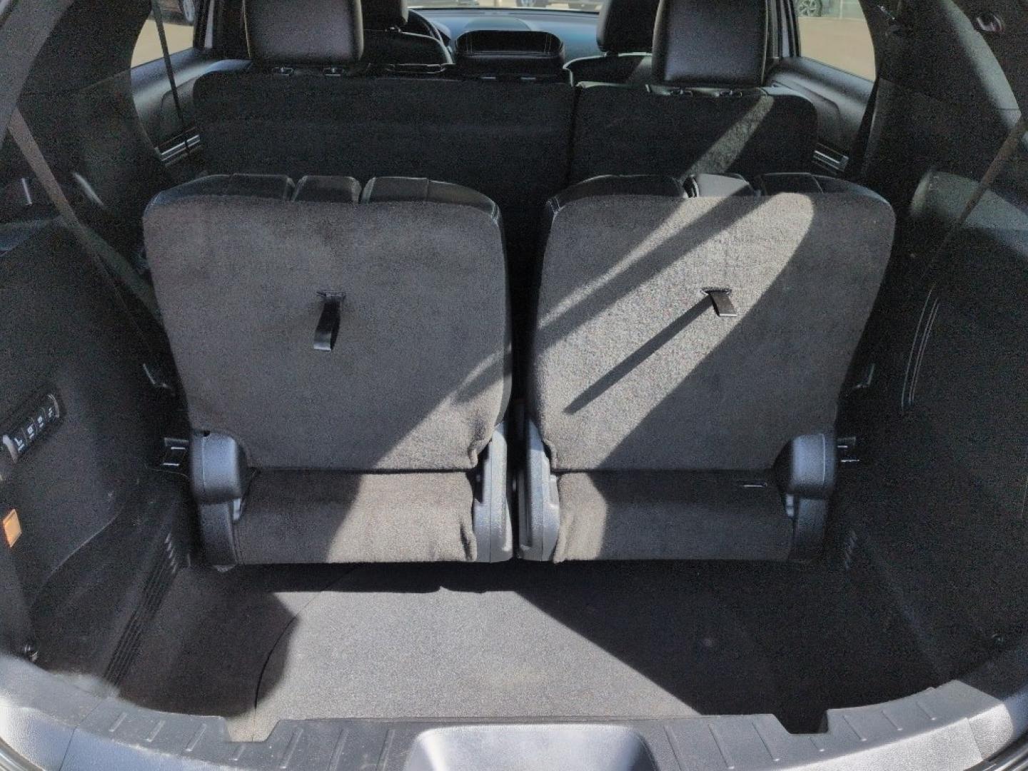 2016 SILVER Ford Explorer Limited (1FM5K8F86GG) with an V6, 3.5L engine, Automatic transmission, located at 10890 W. Colfax Ave., Lakewood, CO, 80215, (303) 274-7692, 39.739914, -105.120132 - Photo#24