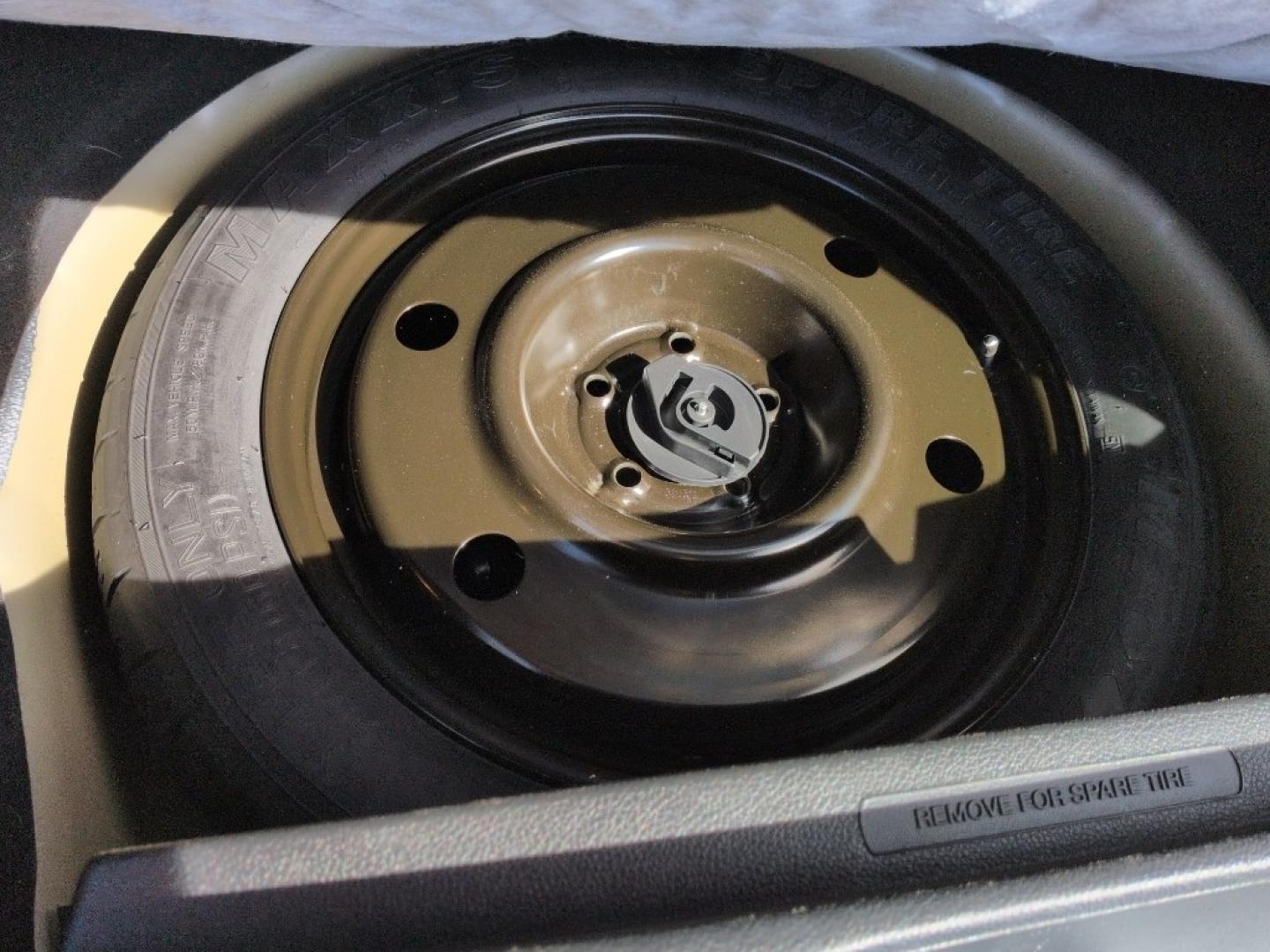 2016 SILVER Ford Explorer Limited (1FM5K8F86GG) with an V6, 3.5L engine, Automatic transmission, located at 10890 W. Colfax Ave., Lakewood, CO, 80215, (303) 274-7692, 39.739914, -105.120132 - Photo#25