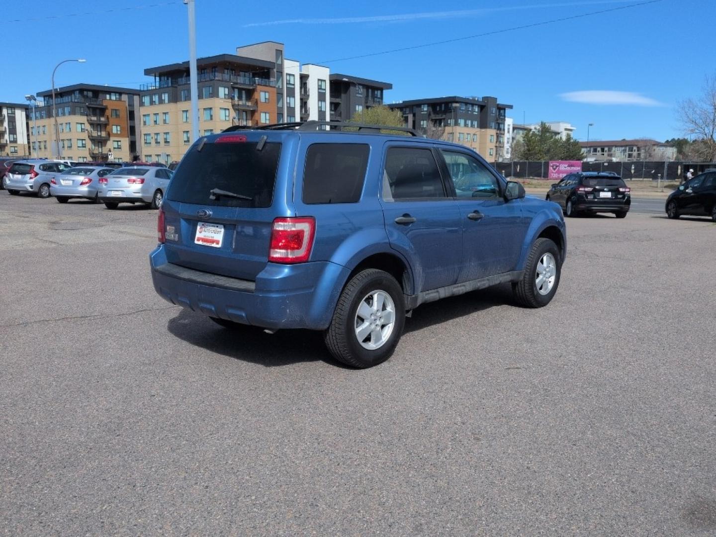 2009 BLUE Ford Escape XLT (1FMCU03779K) with an 4 Cyl, 2.5L engine, Automatic transmission, located at 10890 W. Colfax Ave., Lakewood, CO, 80215, (303) 274-7692, 39.739914, -105.120132 - Photo#4