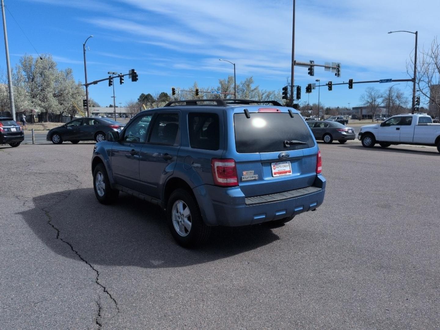 2009 BLUE Ford Escape XLT (1FMCU03779K) with an 4 Cyl, 2.5L engine, Automatic transmission, located at 10890 W. Colfax Ave., Lakewood, CO, 80215, (303) 274-7692, 39.739914, -105.120132 - Photo#6