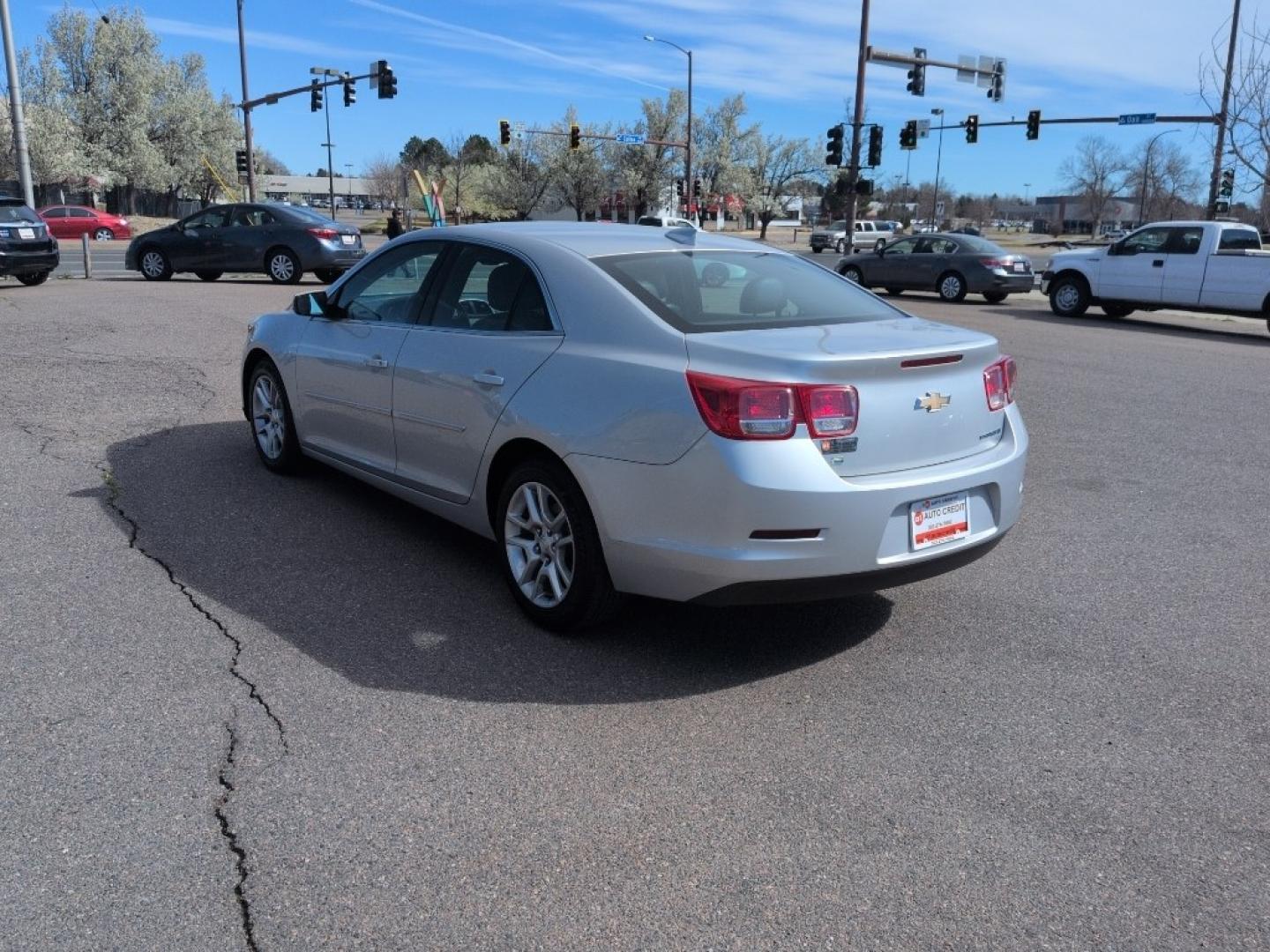 2015 SILVER Chevrolet Malibu 1LT (1G11C5SL3FF) with an 4 Cyl, 2.5L engine, Automatic transmission, located at 10890 W. Colfax Ave., Lakewood, CO, 80215, (303) 274-7692, 39.739914, -105.120132- Photo#6