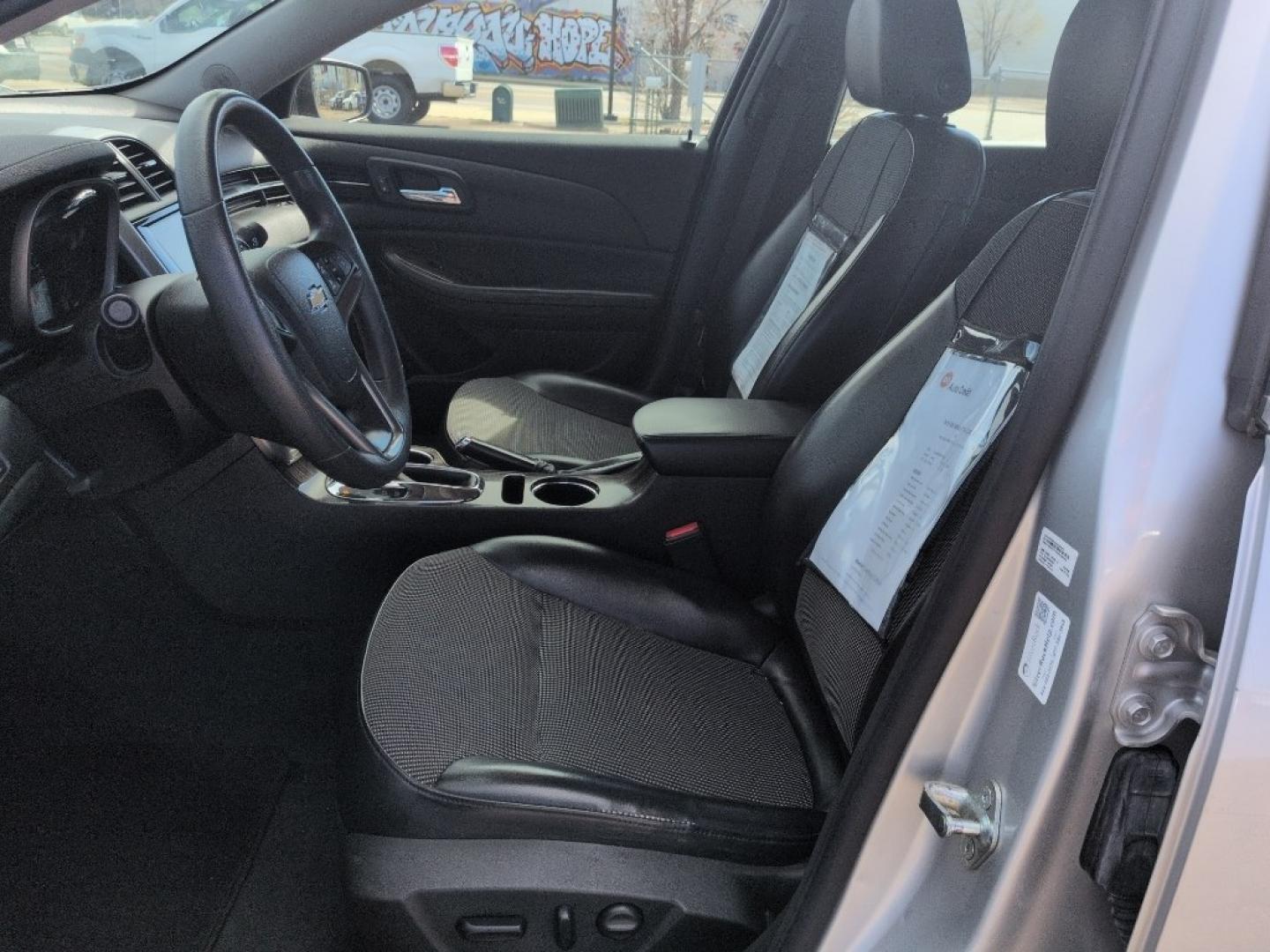 2015 SILVER Chevrolet Malibu 1LT (1G11C5SL3FF) with an 4 Cyl, 2.5L engine, Automatic transmission, located at 10890 W. Colfax Ave., Lakewood, CO, 80215, (303) 274-7692, 39.739914, -105.120132- Photo#9