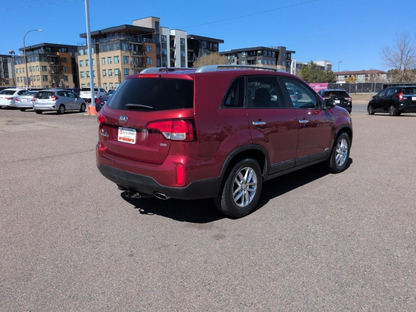 2014 RED Kia Sorento LX V6 AWD (5XYKTDA7XEG) with an V6, 3.3L engine, Automatic transmission, located at 10890 W. Colfax Ave., Lakewood, CO, 80215, (303) 274-7692, 39.739914, -105.120132 - Photo#4