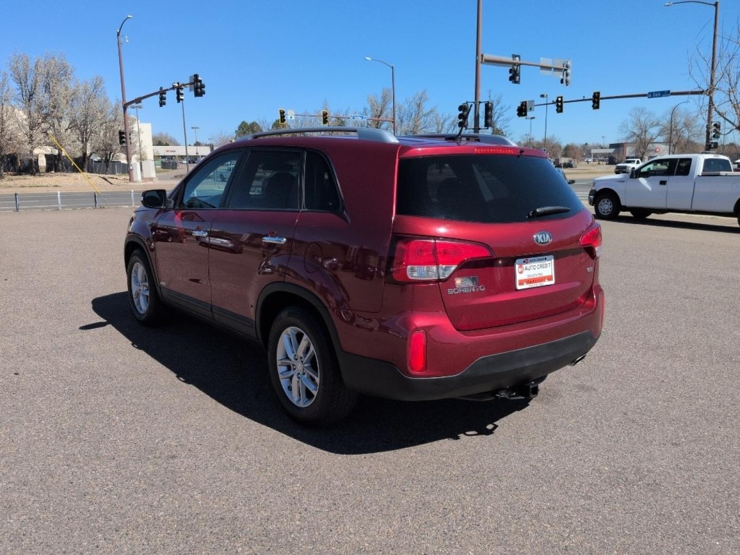 2014 RED Kia Sorento LX V6 AWD (5XYKTDA7XEG) with an V6, 3.3L engine, Automatic transmission, located at 10890 W. Colfax Ave., Lakewood, CO, 80215, (303) 274-7692, 39.739914, -105.120132 - Photo#6