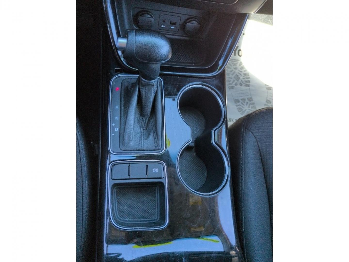 2014 RED Kia Sorento LX V6 AWD (5XYKTDA7XEG) with an V6, 3.3L engine, Automatic transmission, located at 10890 W. Colfax Ave., Lakewood, CO, 80215, (303) 274-7692, 39.739914, -105.120132 - Photo#13