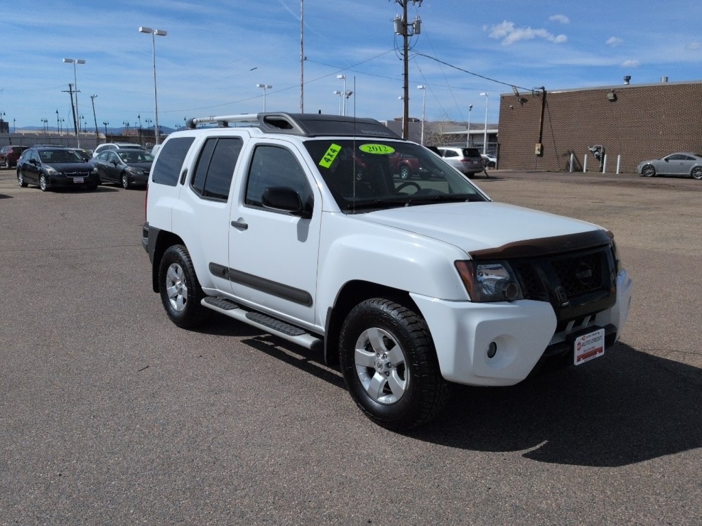 2012 WHITE Nissan Xterra X 4WD (5N1AN0NW0CC) with an V6, 4.0L engine, Automatic transmission, located at 10890 W. Colfax Ave., Lakewood, CO, 80215, (303) 274-7692, 39.739914, -105.120132 - Photo#2