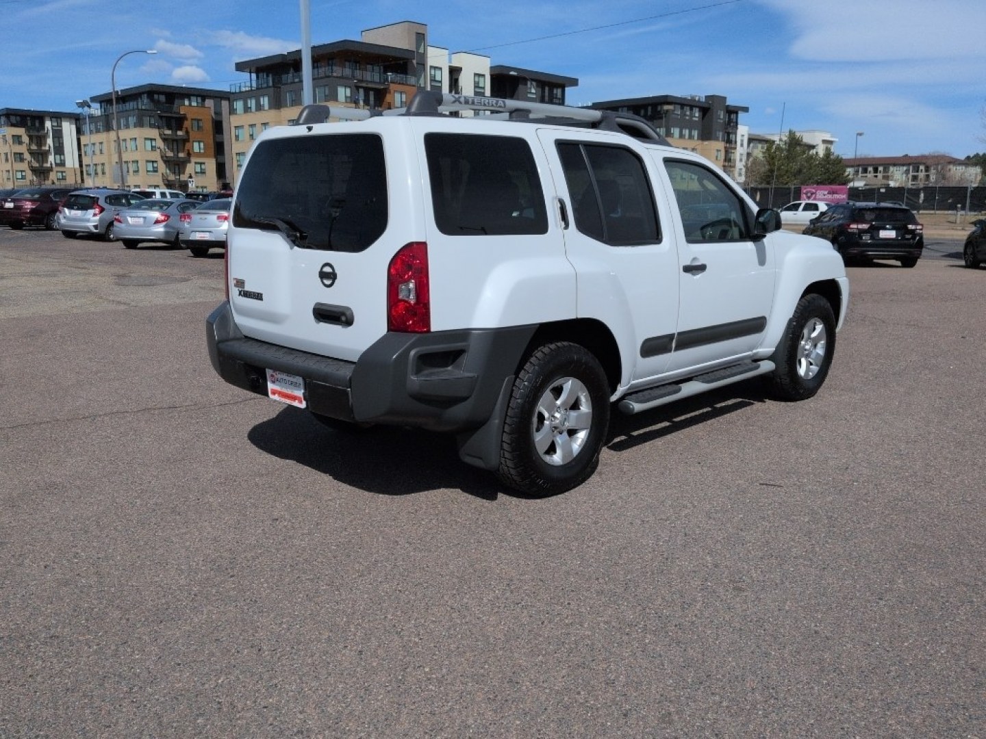 2012 WHITE Nissan Xterra X 4WD (5N1AN0NW0CC) with an V6, 4.0L engine, Automatic transmission, located at 10890 W. Colfax Ave., Lakewood, CO, 80215, (303) 274-7692, 39.739914, -105.120132 - Photo#4