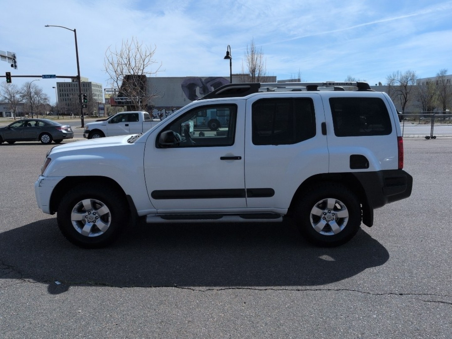 2012 WHITE Nissan Xterra X 4WD (5N1AN0NW0CC) with an V6, 4.0L engine, Automatic transmission, located at 10890 W. Colfax Ave., Lakewood, CO, 80215, (303) 274-7692, 39.739914, -105.120132 - Photo#7
