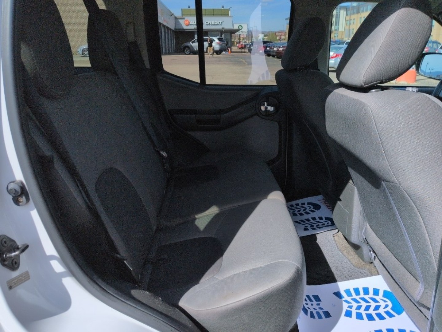 2012 WHITE Nissan Xterra X 4WD (5N1AN0NW0CC) with an V6, 4.0L engine, Automatic transmission, located at 10890 W. Colfax Ave., Lakewood, CO, 80215, (303) 274-7692, 39.739914, -105.120132 - Photo#19