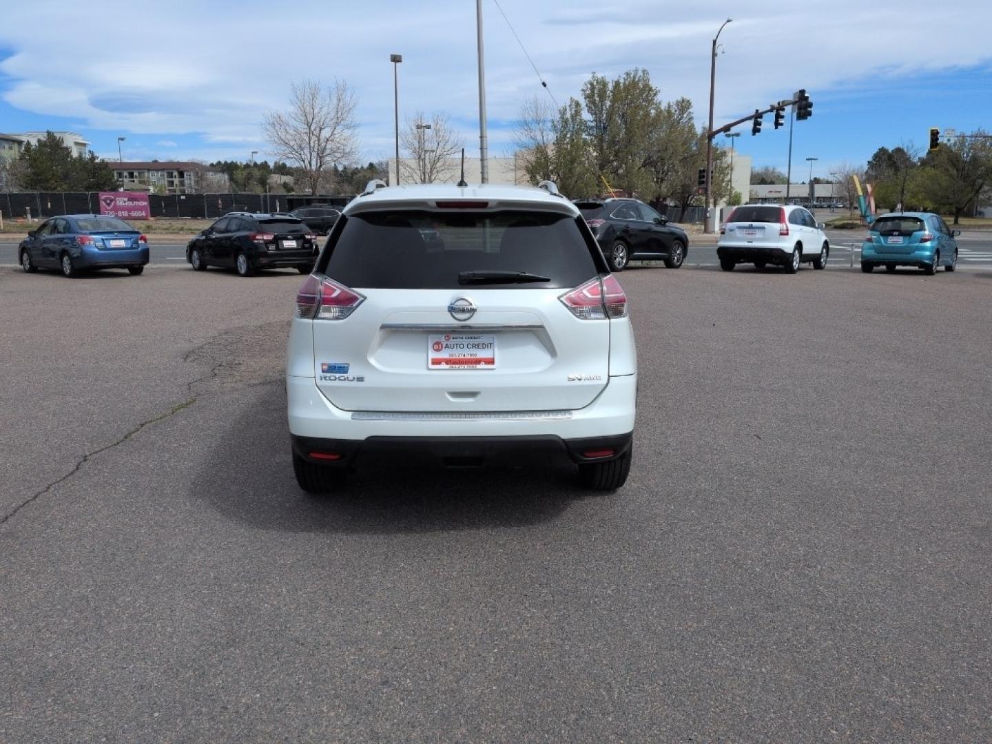2015 WHITE Nissan Rogue S AWD (5N1AT2MV2FC) with an 4 Cyl, 2.5L engine, Automatic transmission, located at 10890 W. Colfax Ave., Lakewood, CO, 80215, (303) 274-7692, 39.739914, -105.120132 - Photo#5