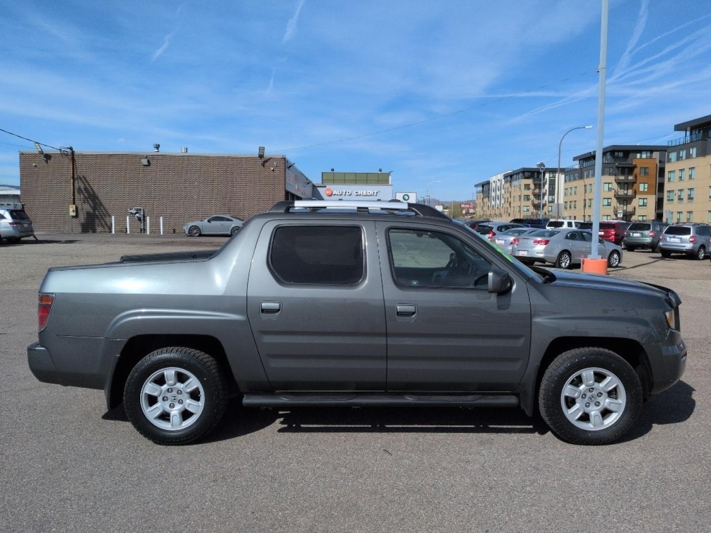 2007 GRAY Honda Ridgeline RTL (2HJYK16597H) with an V6, 3.5L engine, Automatic transmission, located at 10890 W. Colfax Ave., Lakewood, CO, 80215, (303) 274-7692, 39.739914, -105.120132 - Photo#3