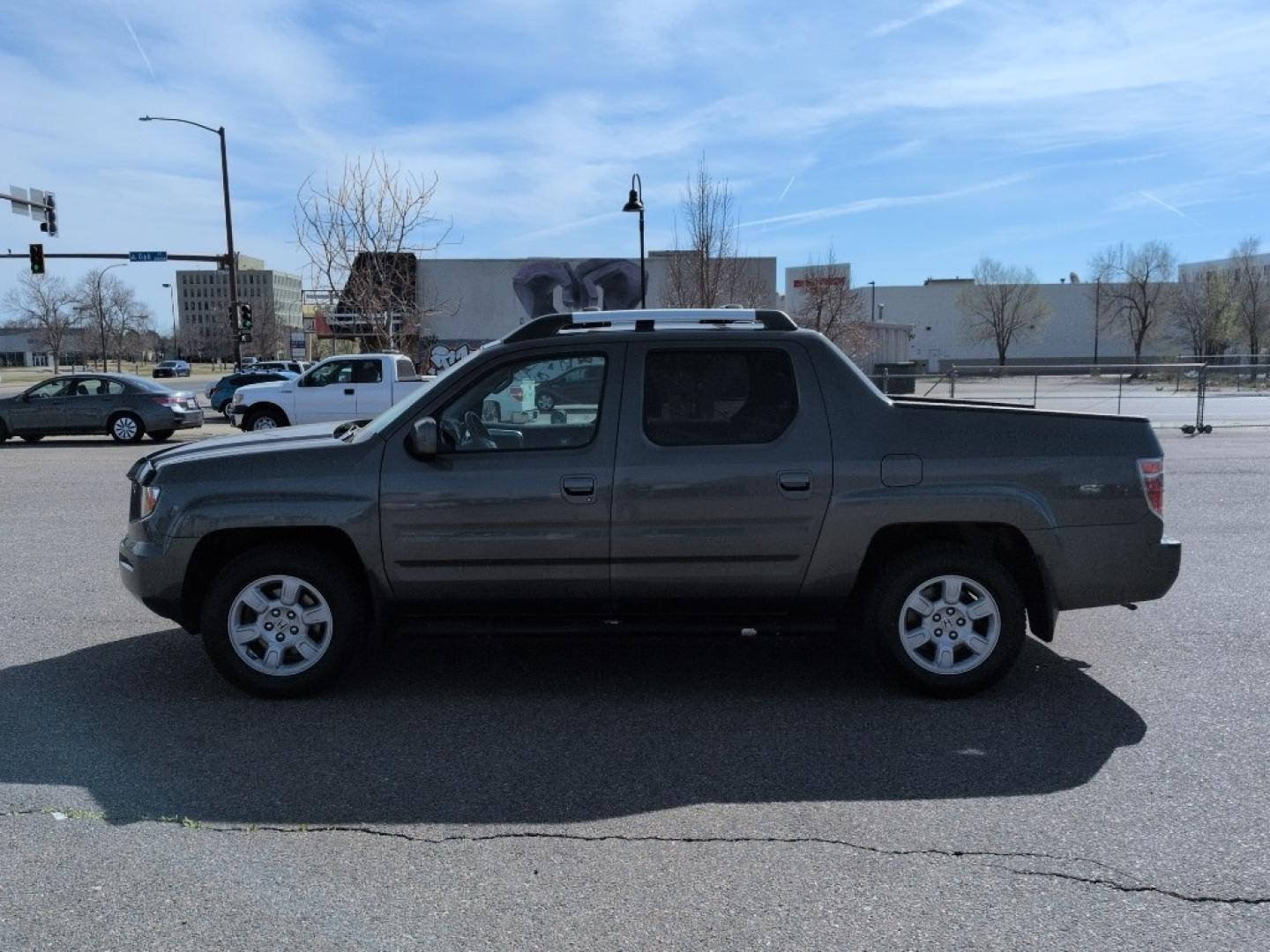 2007 GRAY Honda Ridgeline RTL (2HJYK16597H) with an V6, 3.5L engine, Automatic transmission, located at 10890 W. Colfax Ave., Lakewood, CO, 80215, (303) 274-7692, 39.739914, -105.120132 - Photo#7