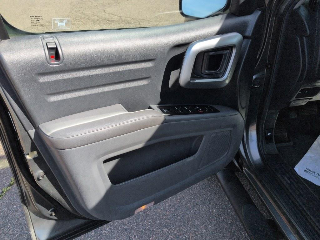 2007 GRAY Honda Ridgeline RTL (2HJYK16597H) with an V6, 3.5L engine, Automatic transmission, located at 10890 W. Colfax Ave., Lakewood, CO, 80215, (303) 274-7692, 39.739914, -105.120132 - Photo#8