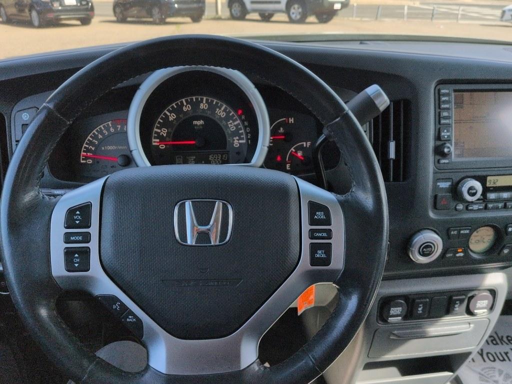 2007 GRAY Honda Ridgeline RTL (2HJYK16597H) with an V6, 3.5L engine, Automatic transmission, located at 10890 W. Colfax Ave., Lakewood, CO, 80215, (303) 274-7692, 39.739914, -105.120132 - Photo#10