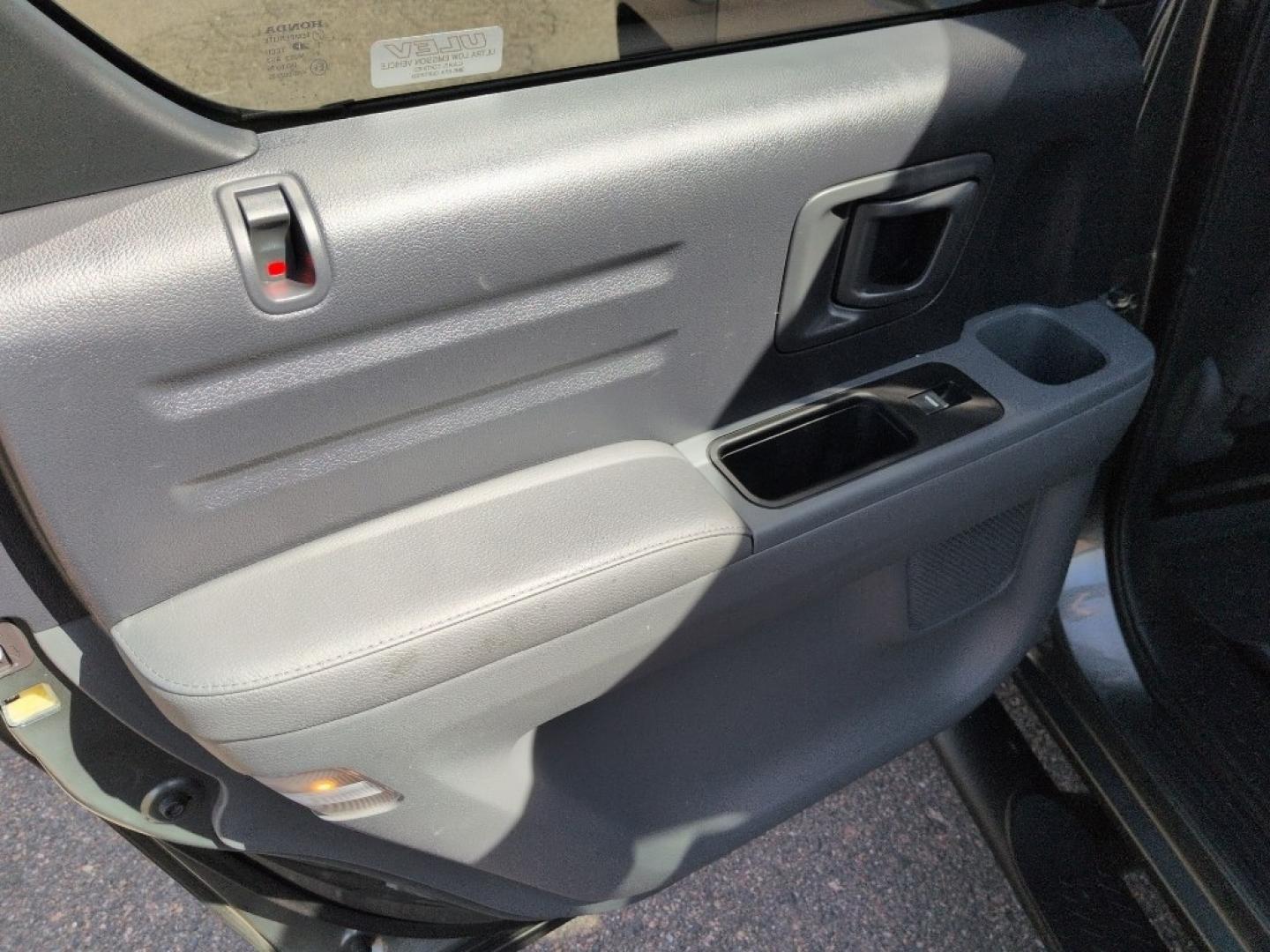2007 GRAY Honda Ridgeline RTL (2HJYK16597H) with an V6, 3.5L engine, Automatic transmission, located at 10890 W. Colfax Ave., Lakewood, CO, 80215, (303) 274-7692, 39.739914, -105.120132 - Photo#18