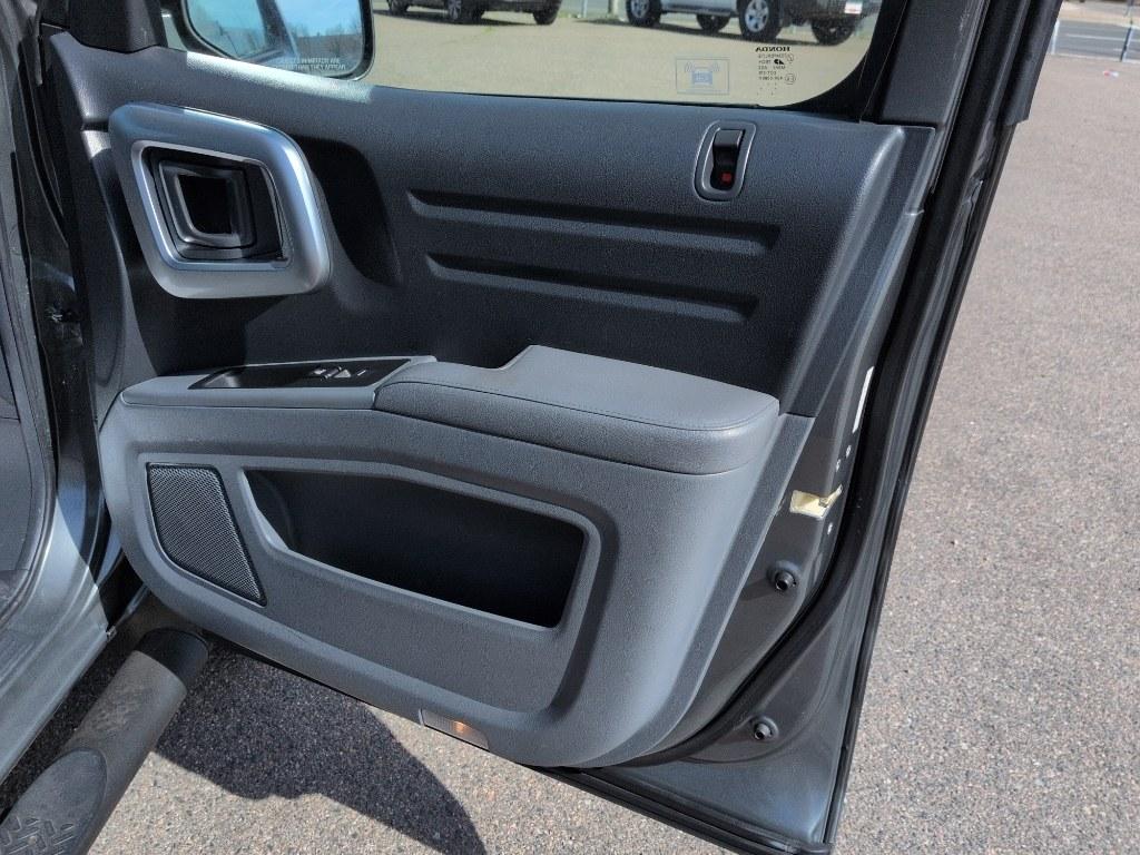 2007 GRAY Honda Ridgeline RTL (2HJYK16597H) with an V6, 3.5L engine, Automatic transmission, located at 10890 W. Colfax Ave., Lakewood, CO, 80215, (303) 274-7692, 39.739914, -105.120132 - Photo#20