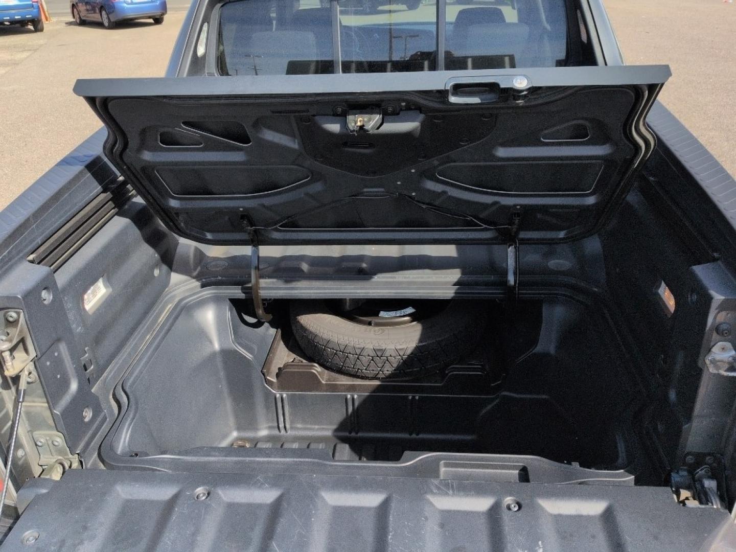 2007 GRAY Honda Ridgeline RTL (2HJYK16597H) with an V6, 3.5L engine, Automatic transmission, located at 10890 W. Colfax Ave., Lakewood, CO, 80215, (303) 274-7692, 39.739914, -105.120132 - Photo#25