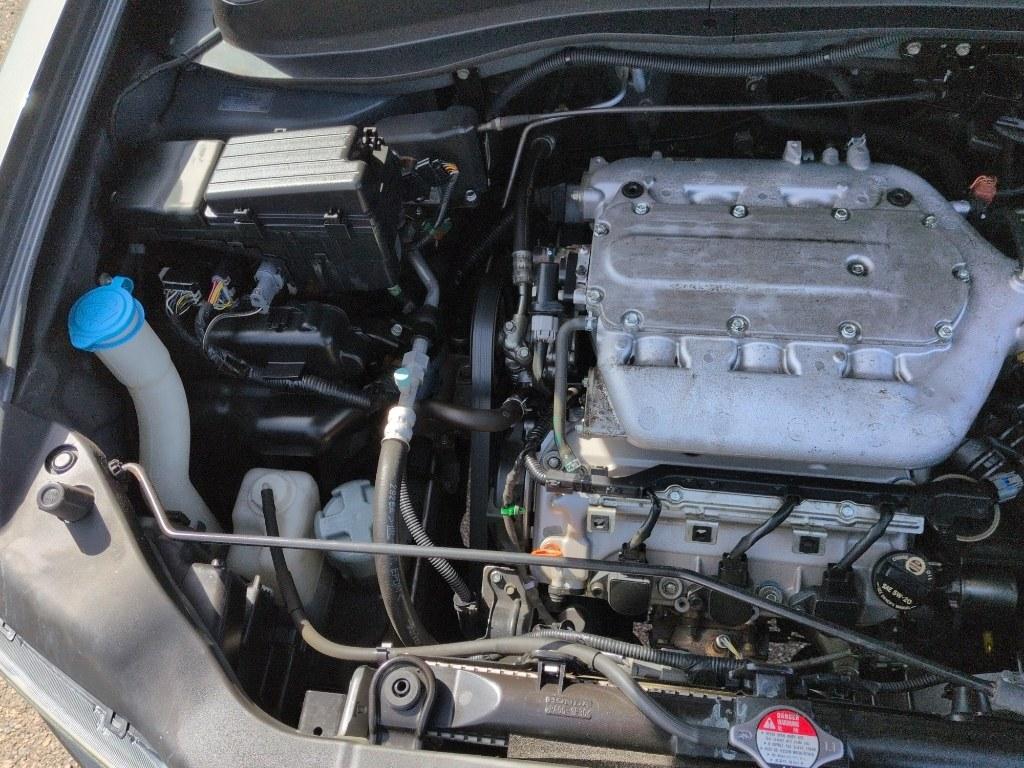 2007 GRAY Honda Ridgeline RTL (2HJYK16597H) with an V6, 3.5L engine, Automatic transmission, located at 10890 W. Colfax Ave., Lakewood, CO, 80215, (303) 274-7692, 39.739914, -105.120132 - Photo#26