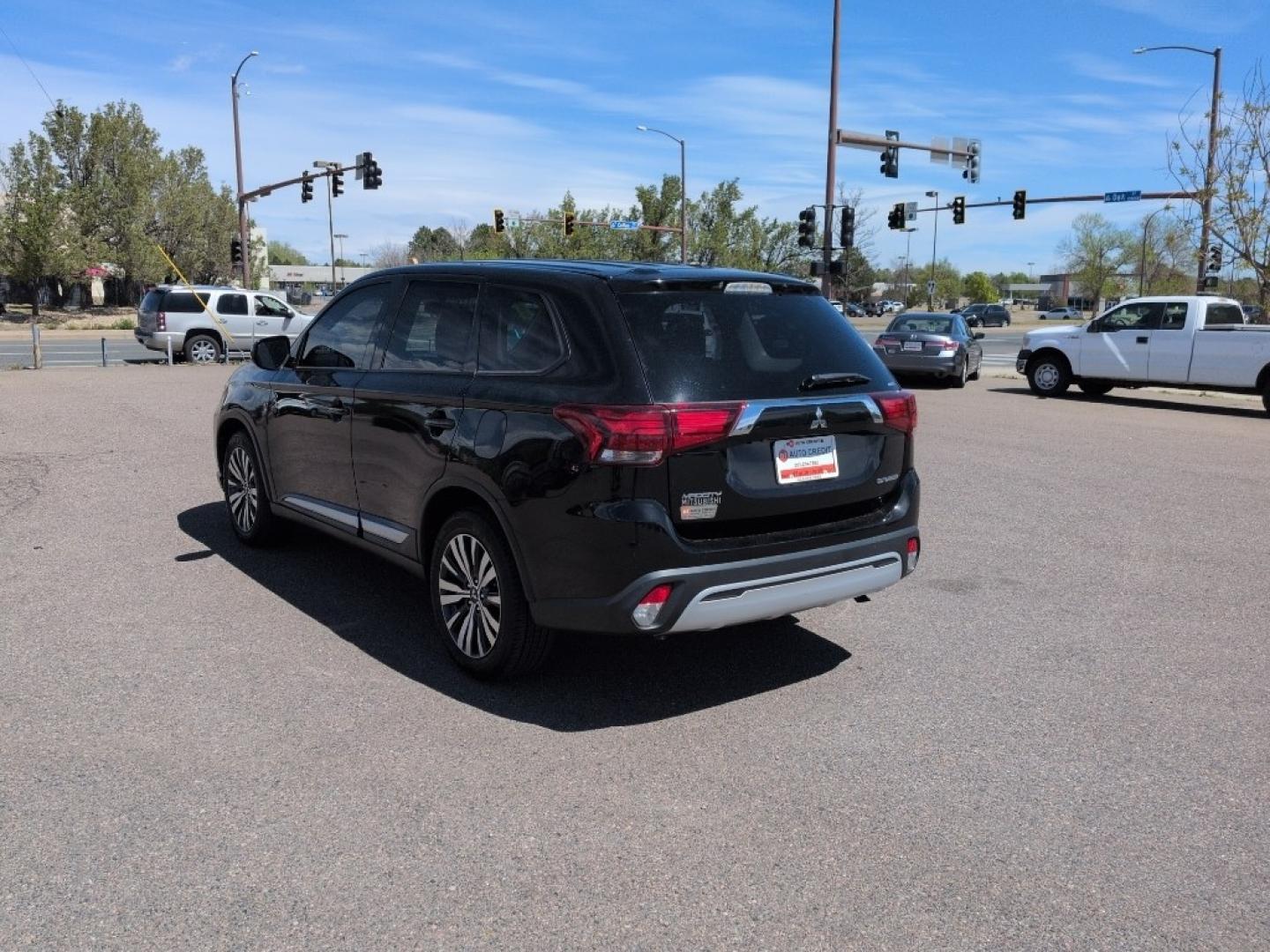2019 BLACK Mitsubishi Outlander SEL AWD (JA4AZ3A30KZ) with an 4 Cyl, 2.4L engine, Automatic transmission, located at 10890 W. Colfax Ave., Lakewood, CO, 80215, (303) 274-7692, 39.739914, -105.120132- Photo#6