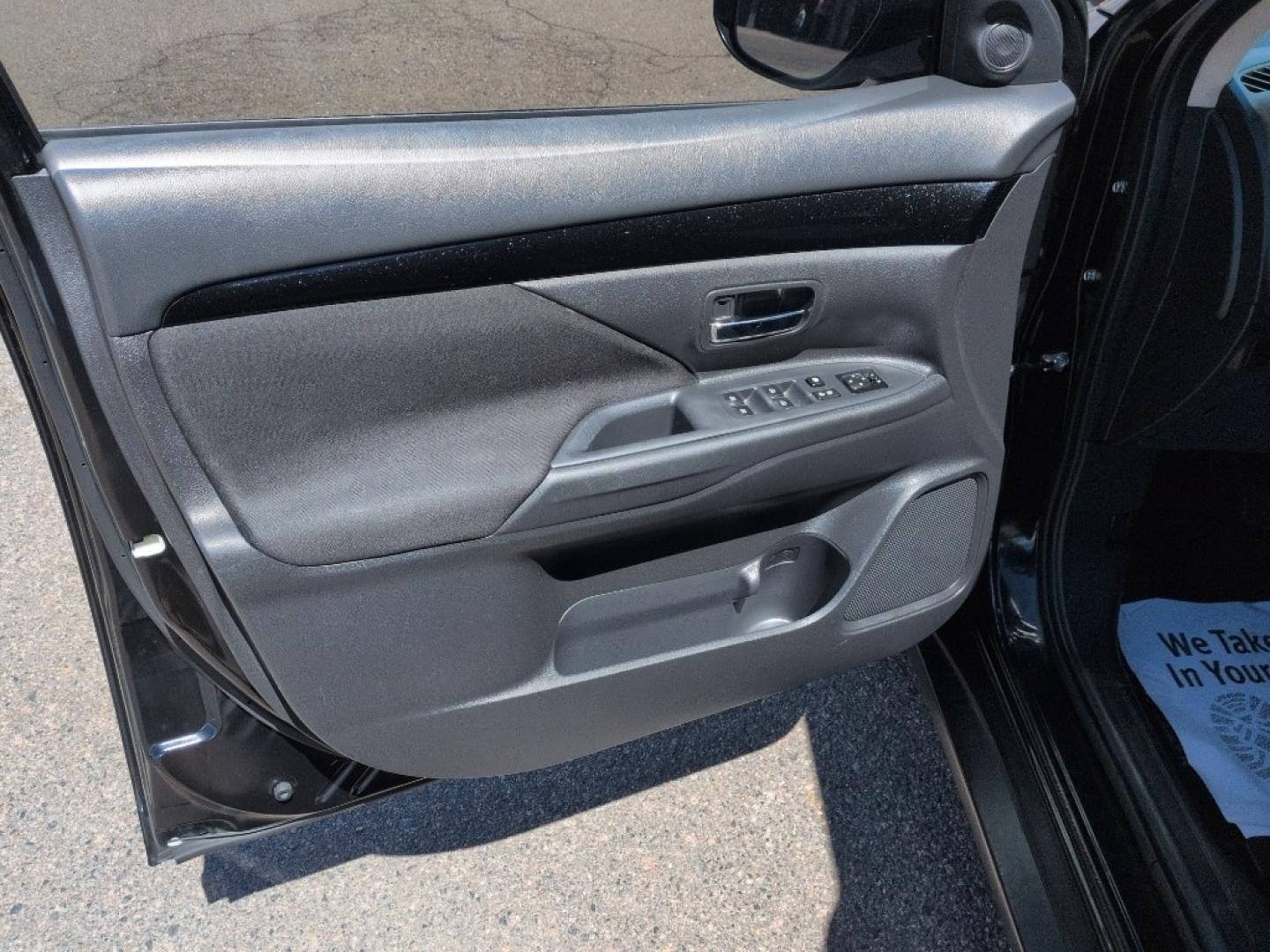 2019 BLACK Mitsubishi Outlander SEL AWD (JA4AZ3A30KZ) with an 4 Cyl, 2.4L engine, Automatic transmission, located at 10890 W. Colfax Ave., Lakewood, CO, 80215, (303) 274-7692, 39.739914, -105.120132- Photo#12