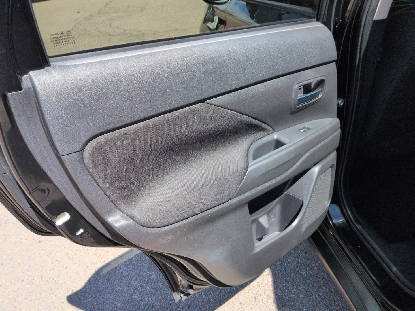 2019 BLACK Mitsubishi Outlander SEL AWD (JA4AZ3A30KZ) with an 4 Cyl, 2.4L engine, Automatic transmission, located at 10890 W. Colfax Ave., Lakewood, CO, 80215, (303) 274-7692, 39.739914, -105.120132- Photo#14