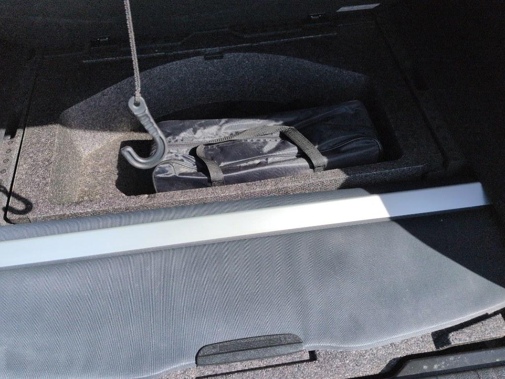 2012 SILVER Subaru Outback Limited (4S4BRBKCXC3) with an 4 Cyl, 2.5L engine, Automatic transmission, located at 10890 W. Colfax Ave., Lakewood, CO, 80215, (303) 274-7692, 39.739914, -105.120132 - Photo#23