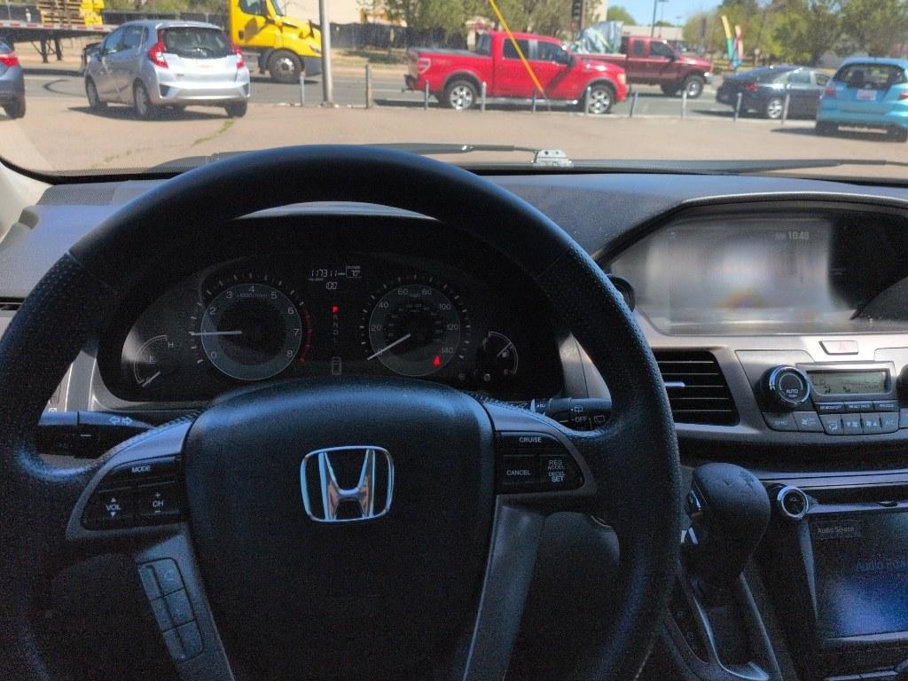 2016 GRAY Honda Odyssey SE (5FNRL5H32GB) with an V6, 3.5L engine, Automatic transmission, located at 10890 W. Colfax Ave., Lakewood, CO, 80215, (303) 274-7692, 39.739914, -105.120132 - Photo#10