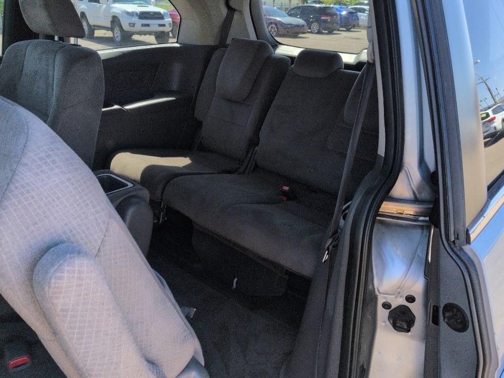 2016 GRAY Honda Odyssey SE (5FNRL5H32GB) with an V6, 3.5L engine, Automatic transmission, located at 10890 W. Colfax Ave., Lakewood, CO, 80215, (303) 274-7692, 39.739914, -105.120132 - Photo#18