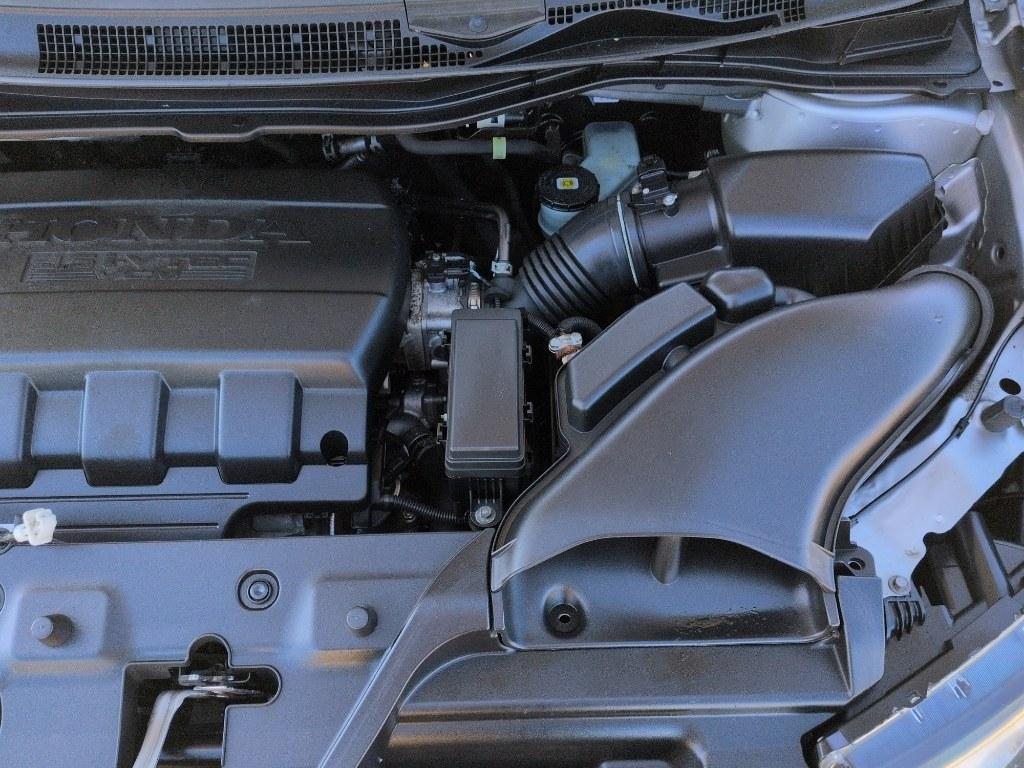 2016 GRAY Honda Odyssey SE (5FNRL5H32GB) with an V6, 3.5L engine, Automatic transmission, located at 10890 W. Colfax Ave., Lakewood, CO, 80215, (303) 274-7692, 39.739914, -105.120132 - Photo#25