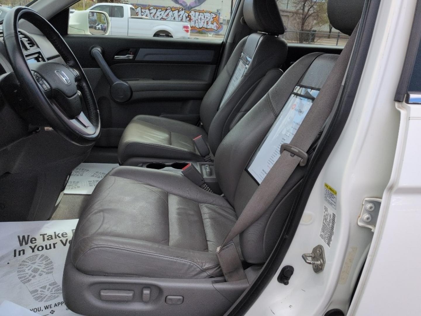 2008 WHITE Honda CR-V EX-L (5J6RE38748L) with an 4 Cyl, 2.4L engine, Automatic transmission, located at 10890 W. Colfax Ave., Lakewood, CO, 80215, (303) 274-7692, 39.739914, -105.120132 - Photo#9