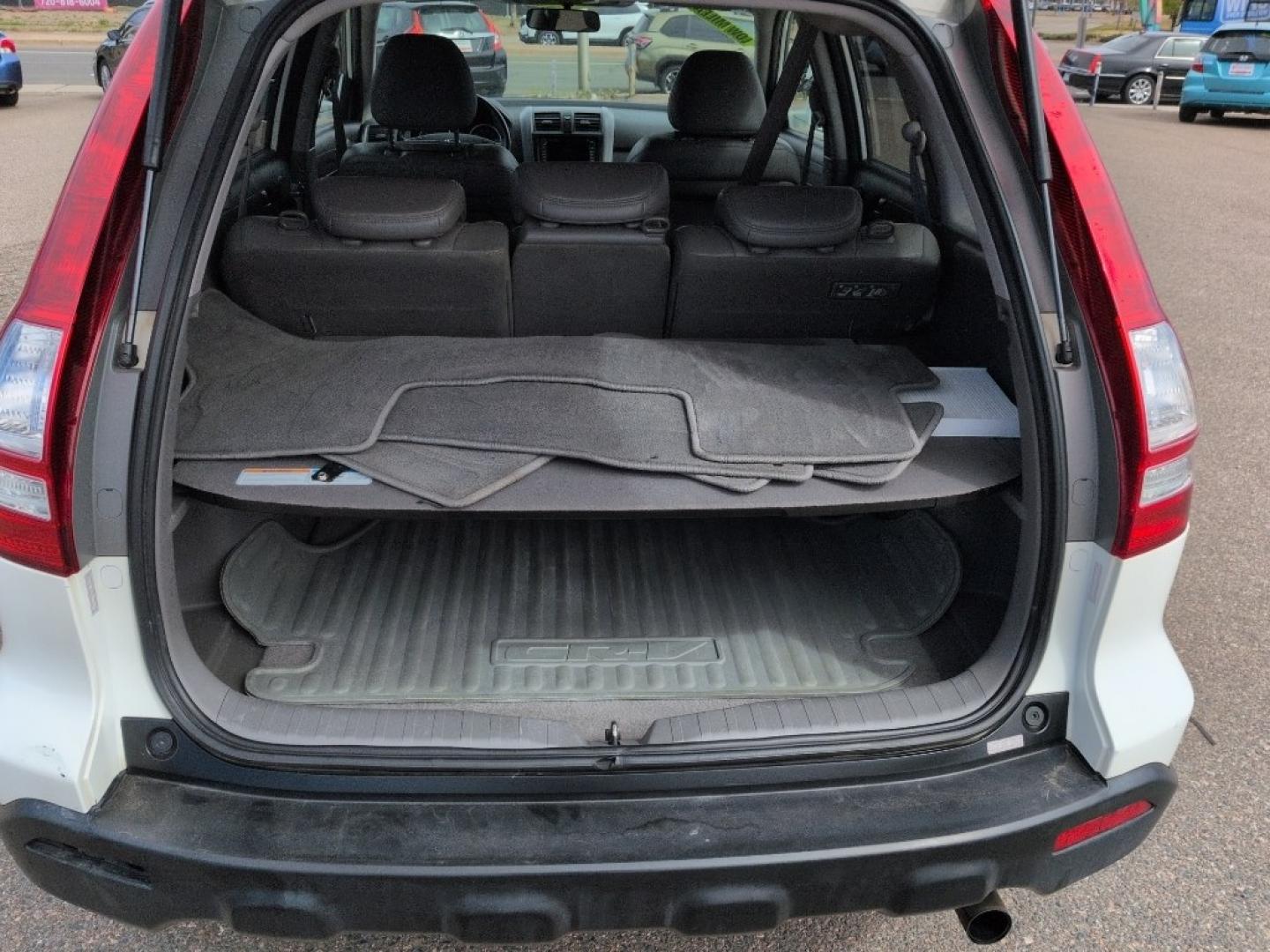 2008 WHITE Honda CR-V EX-L (5J6RE38748L) with an 4 Cyl, 2.4L engine, Automatic transmission, located at 10890 W. Colfax Ave., Lakewood, CO, 80215, (303) 274-7692, 39.739914, -105.120132 - Photo#20