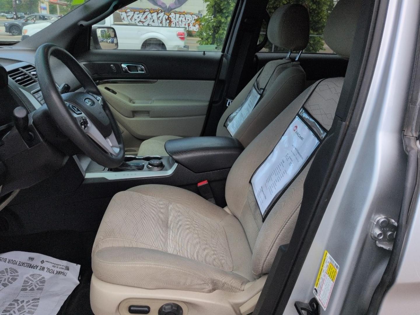 2015 SILVER Ford Explorer Base (1FM5K8B85FG) with an V6, 3.5L engine, Automatic transmission, located at 10890 W. Colfax Ave., Lakewood, CO, 80215, (303) 274-7692, 39.739914, -105.120132- Photo#9