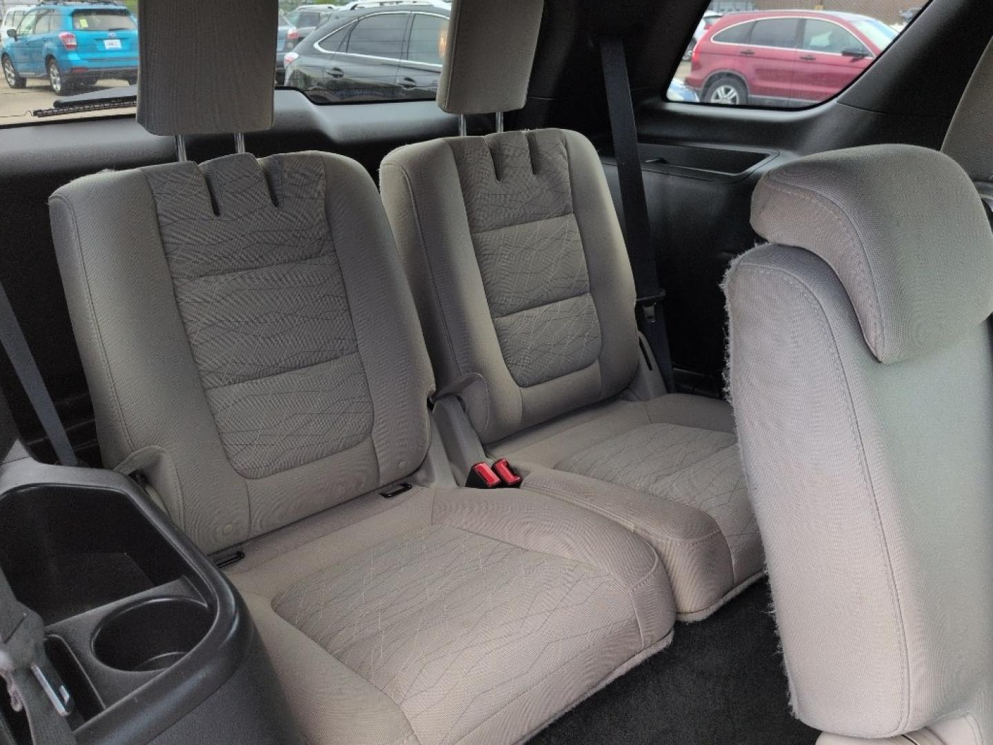 2015 SILVER Ford Explorer Base (1FM5K8B85FG) with an V6, 3.5L engine, Automatic transmission, located at 10890 W. Colfax Ave., Lakewood, CO, 80215, (303) 274-7692, 39.739914, -105.120132- Photo#21