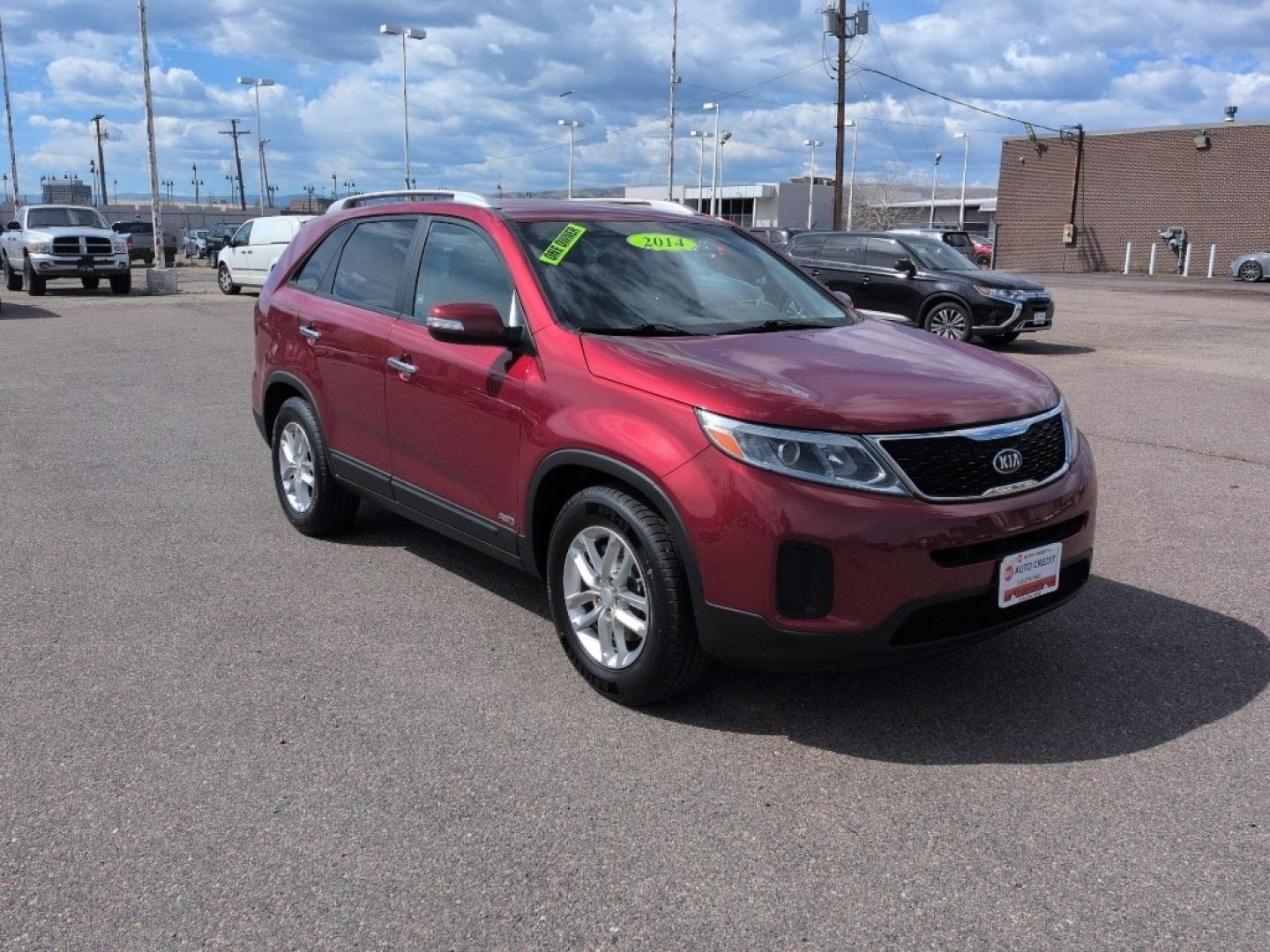 2014 RED Kia Sorento LX V6 AWD (5XYKTDA7XEG) with an V6, 3.3L engine, Automatic transmission, located at 10890 W. Colfax Ave., Lakewood, CO, 80215, (303) 274-7692, 39.739914, -105.120132 - Photo#2