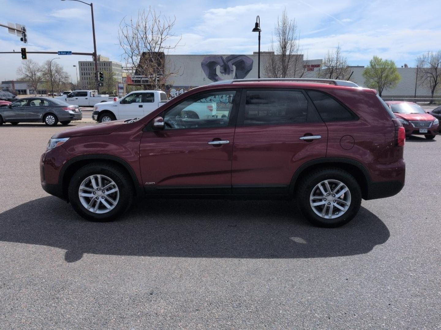 2014 RED Kia Sorento LX V6 AWD (5XYKTDA7XEG) with an V6, 3.3L engine, Automatic transmission, located at 10890 W. Colfax Ave., Lakewood, CO, 80215, (303) 274-7692, 39.739914, -105.120132 - Photo#7