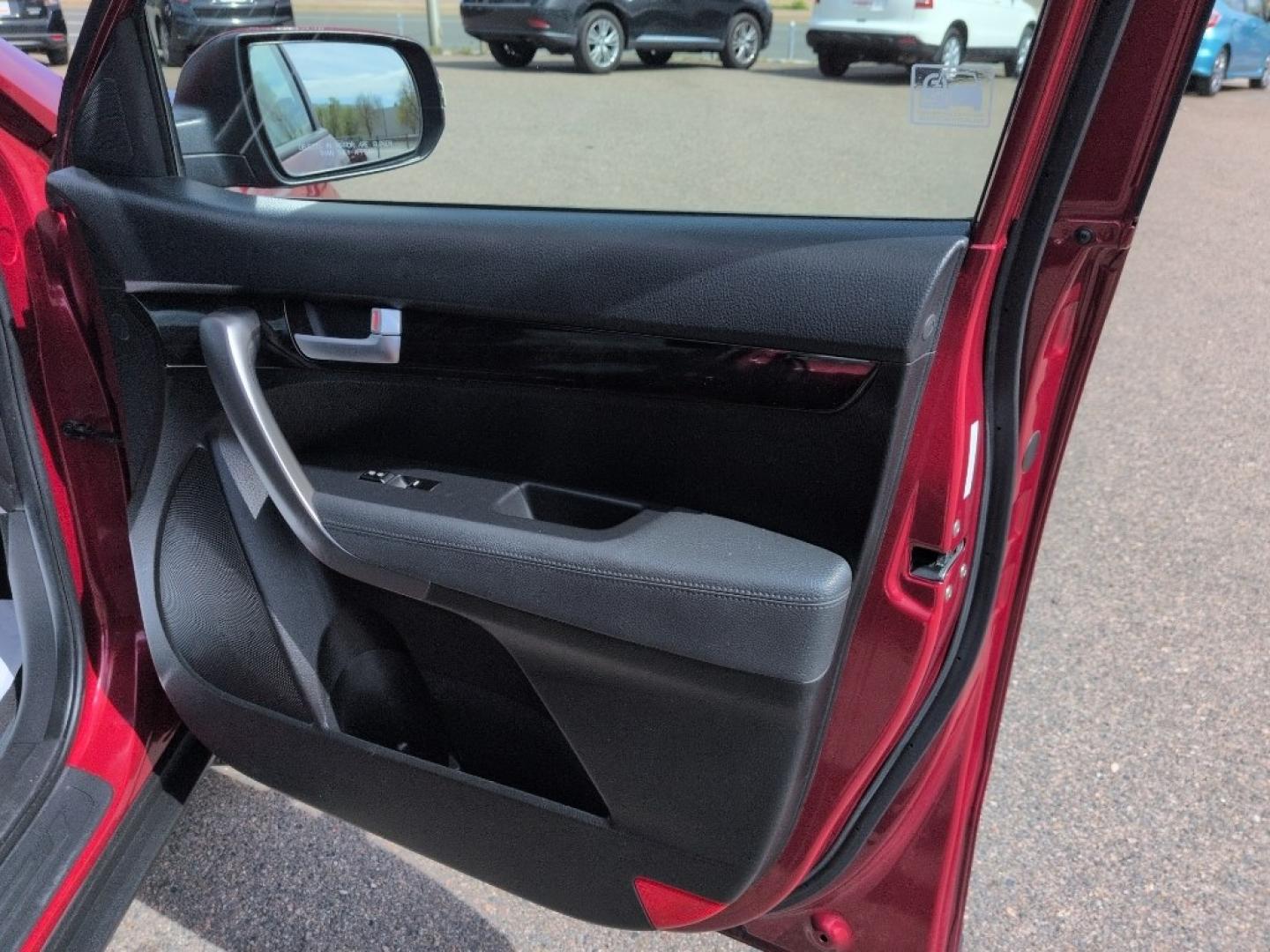 2014 RED Kia Sorento LX V6 AWD (5XYKTDA7XEG) with an V6, 3.3L engine, Automatic transmission, located at 10890 W. Colfax Ave., Lakewood, CO, 80215, (303) 274-7692, 39.739914, -105.120132 - Photo#16