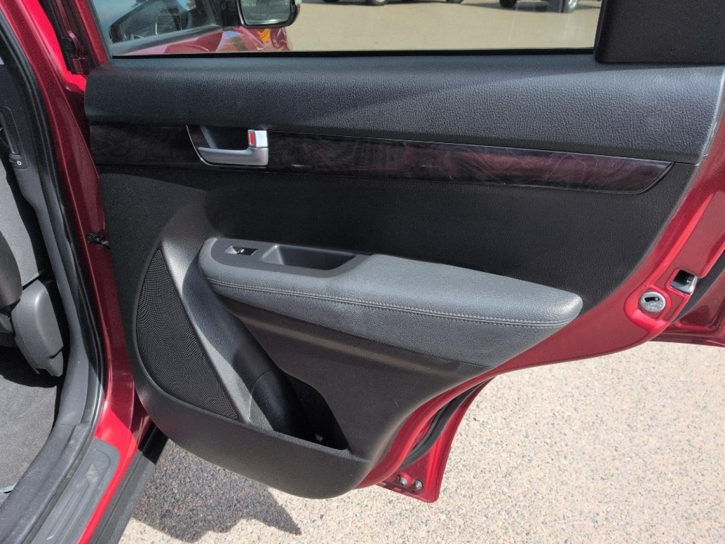2014 RED Kia Sorento LX V6 AWD (5XYKTDA7XEG) with an V6, 3.3L engine, Automatic transmission, located at 10890 W. Colfax Ave., Lakewood, CO, 80215, (303) 274-7692, 39.739914, -105.120132 - Photo#18