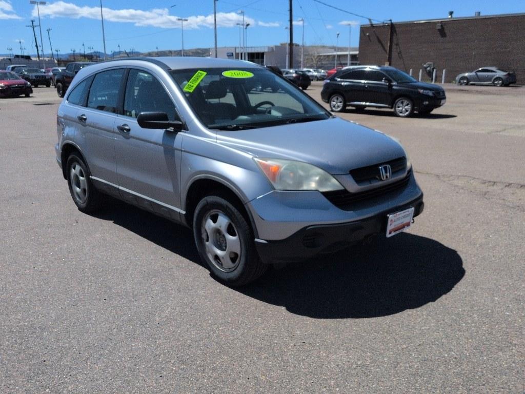 2008 SILVER Honda CR-V LX (3CZRE38368G) with an 4 Cyl, 2.4L engine, Automatic transmission, located at 10890 W. Colfax Ave., Lakewood, CO, 80215, (303) 274-7692, 39.739914, -105.120132 - Photo#2