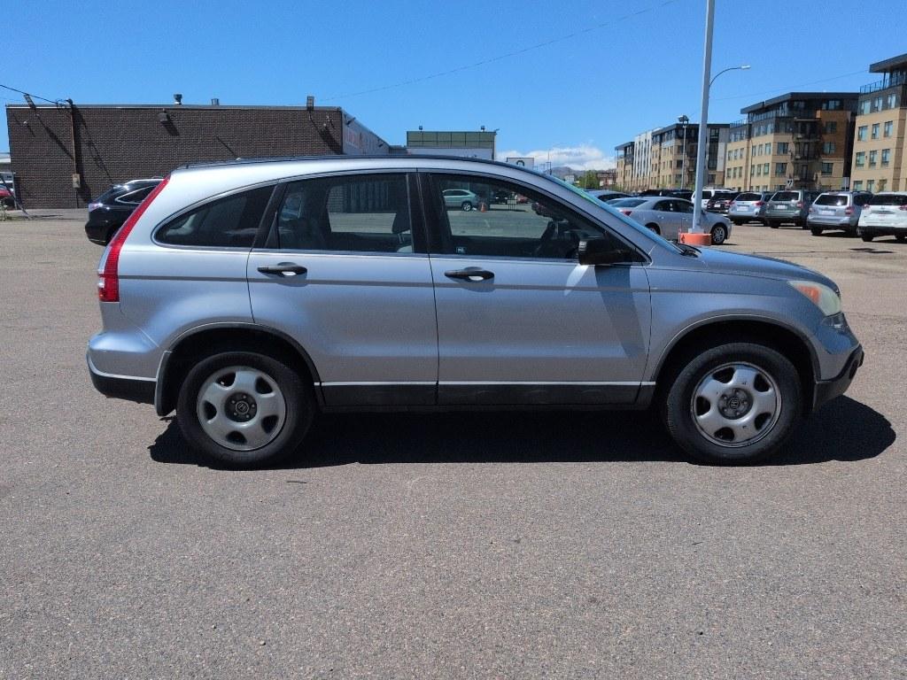 2008 SILVER Honda CR-V LX (3CZRE38368G) with an 4 Cyl, 2.4L engine, Automatic transmission, located at 10890 W. Colfax Ave., Lakewood, CO, 80215, (303) 274-7692, 39.739914, -105.120132 - Photo#3