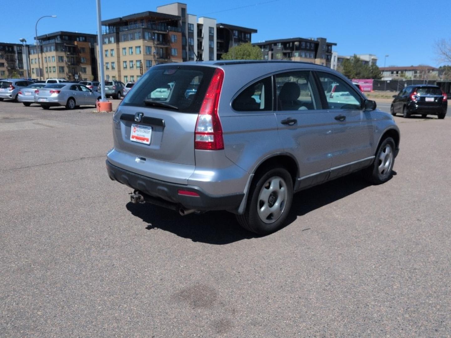 2008 SILVER Honda CR-V LX (3CZRE38368G) with an 4 Cyl, 2.4L engine, Automatic transmission, located at 10890 W. Colfax Ave., Lakewood, CO, 80215, (303) 274-7692, 39.739914, -105.120132 - Photo#4
