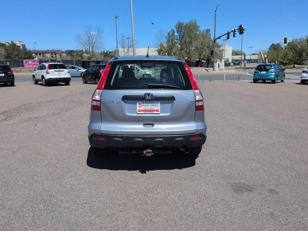 2008 SILVER Honda CR-V LX (3CZRE38368G) with an 4 Cyl, 2.4L engine, Automatic transmission, located at 10890 W. Colfax Ave., Lakewood, CO, 80215, (303) 274-7692, 39.739914, -105.120132 - Photo#5