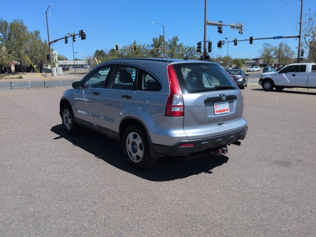 2008 SILVER Honda CR-V LX (3CZRE38368G) with an 4 Cyl, 2.4L engine, Automatic transmission, located at 10890 W. Colfax Ave., Lakewood, CO, 80215, (303) 274-7692, 39.739914, -105.120132 - Photo#6