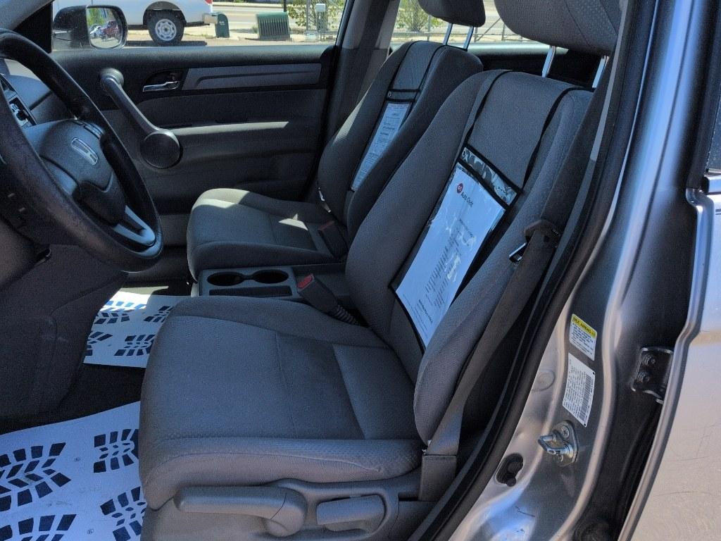 2008 SILVER Honda CR-V LX (3CZRE38368G) with an 4 Cyl, 2.4L engine, Automatic transmission, located at 10890 W. Colfax Ave., Lakewood, CO, 80215, (303) 274-7692, 39.739914, -105.120132 - Photo#9
