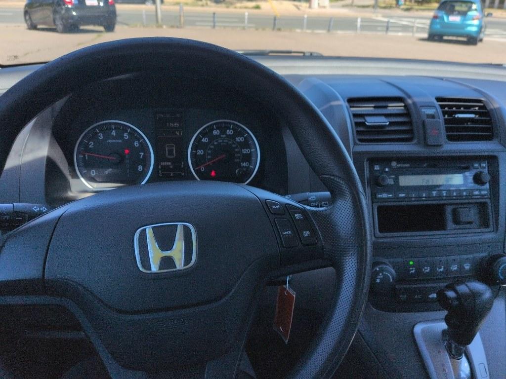 2008 SILVER Honda CR-V LX (3CZRE38368G) with an 4 Cyl, 2.4L engine, Automatic transmission, located at 10890 W. Colfax Ave., Lakewood, CO, 80215, (303) 274-7692, 39.739914, -105.120132 - Photo#10