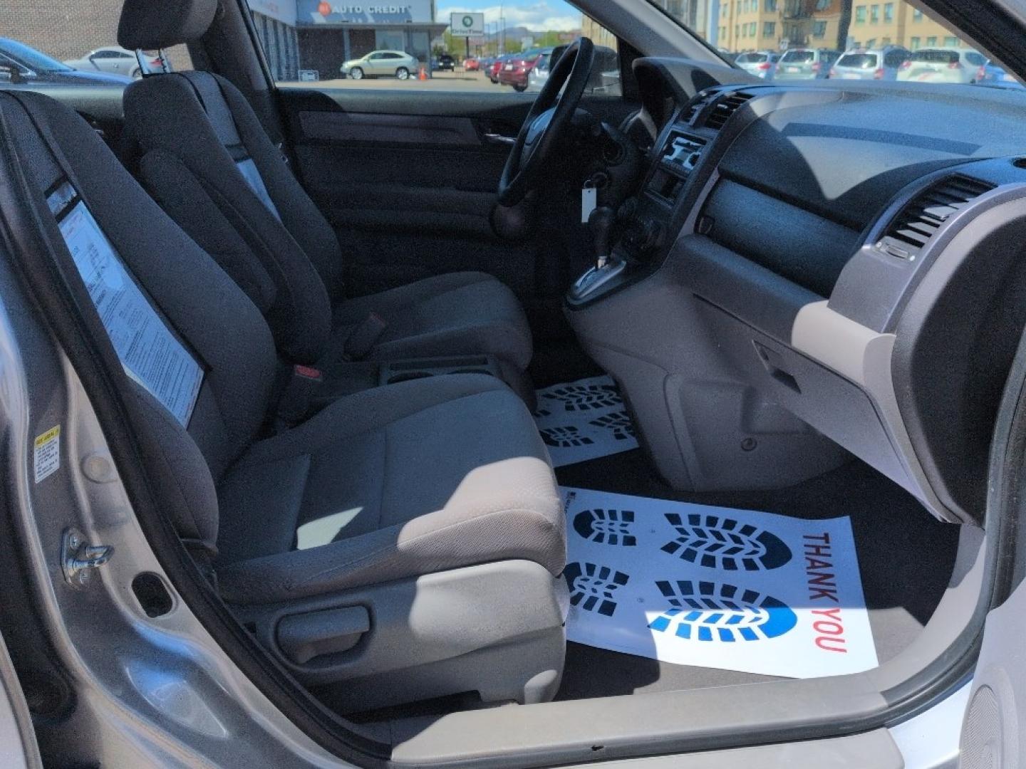 2008 SILVER Honda CR-V LX (3CZRE38368G) with an 4 Cyl, 2.4L engine, Automatic transmission, located at 10890 W. Colfax Ave., Lakewood, CO, 80215, (303) 274-7692, 39.739914, -105.120132 - Photo#17